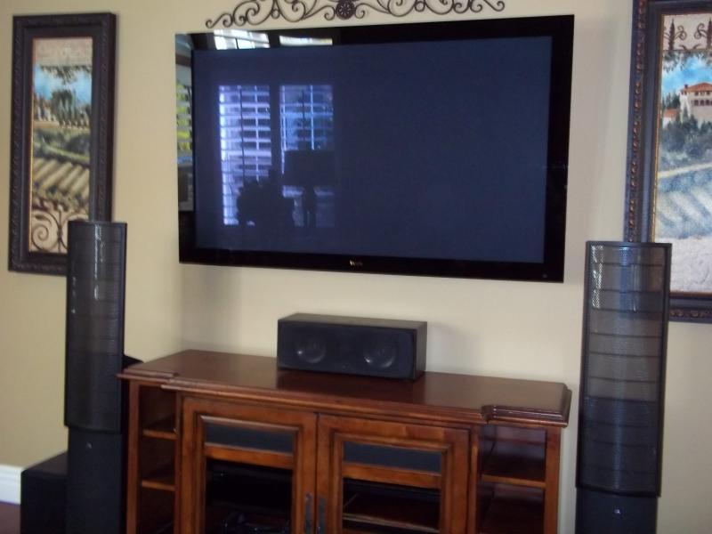 TV ON WALL INSTALLATION & WIRE CONCEAL